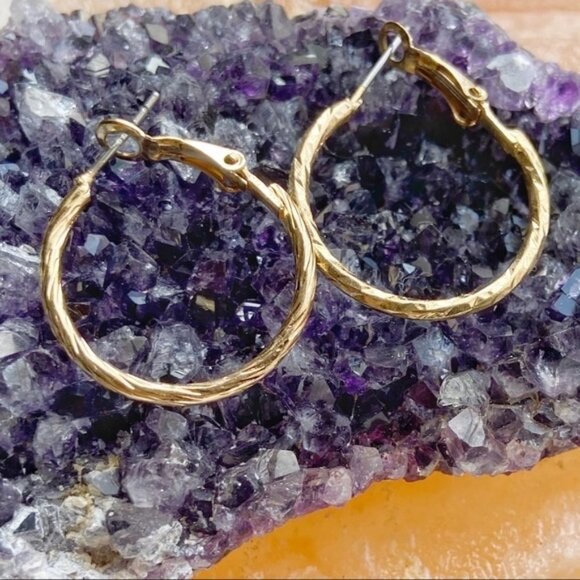 SMALL DAINTY TEXTURED GOLD HOOPS - Picture 1 of 4